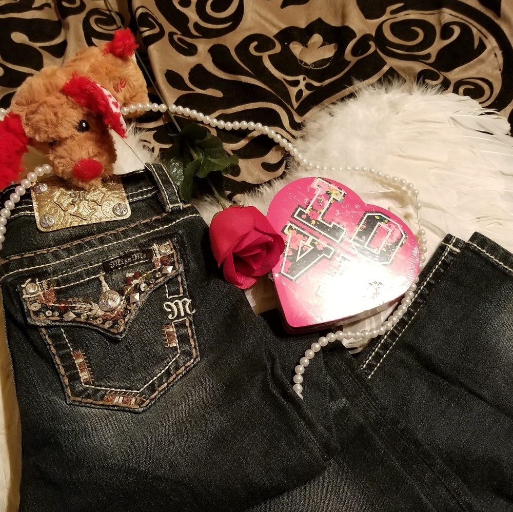 Girls Miss Me Jeans